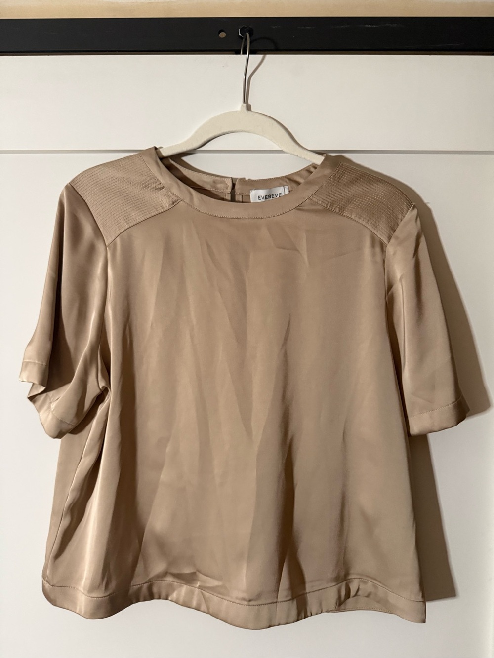 Evereve Beige Short Sleeve Satin-Like Blouse, NWT